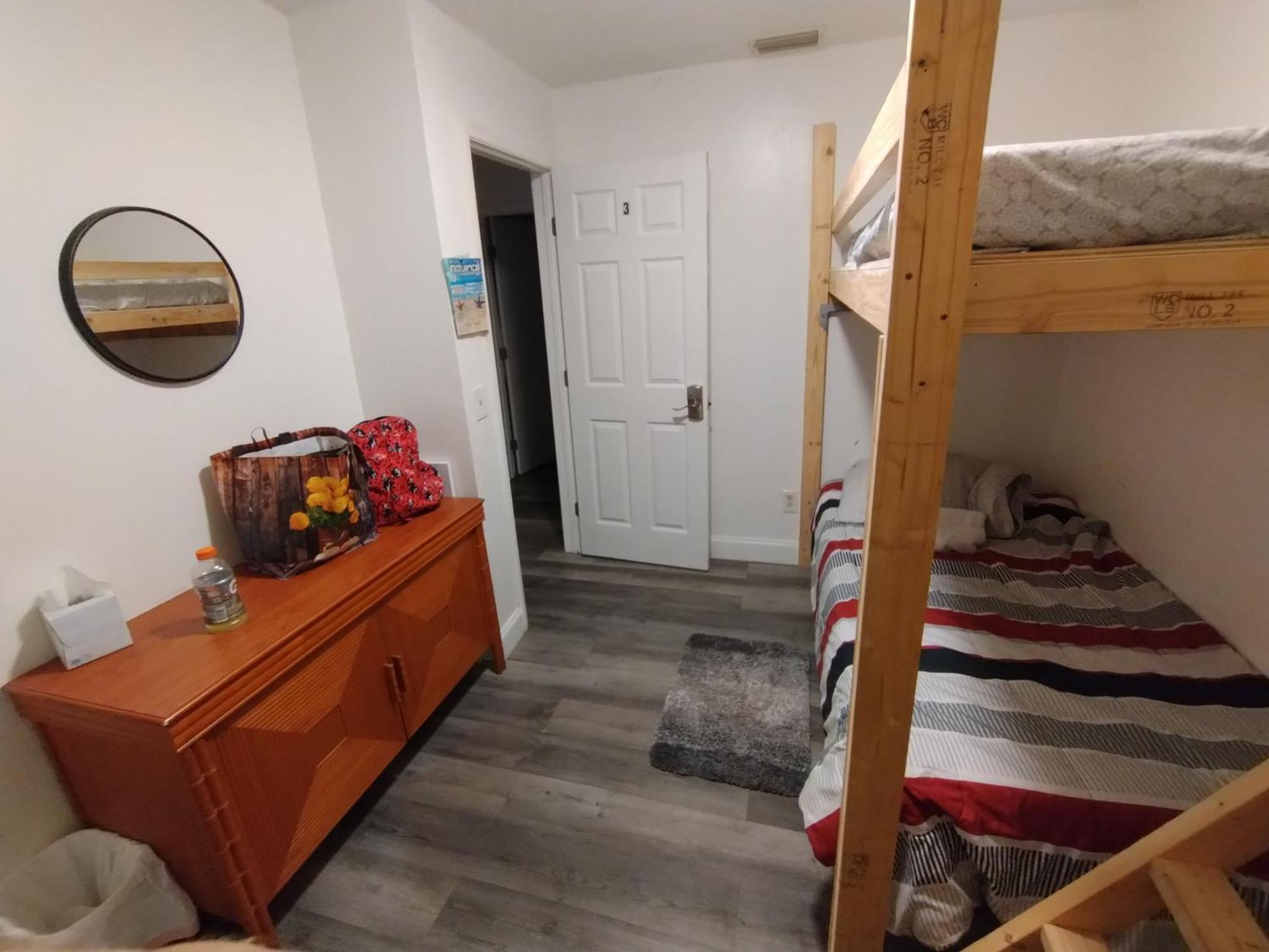 קלירווטר Lenny'S Cooperative Hostel מראה חיצוני תמונה